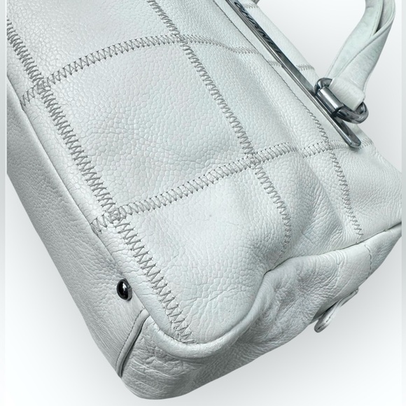 CHANEL 2003/04 Coco Bar Caviar Quilted Leather LAX Bowler/Shoulder Bag, Ivory - Picture 9 of 16